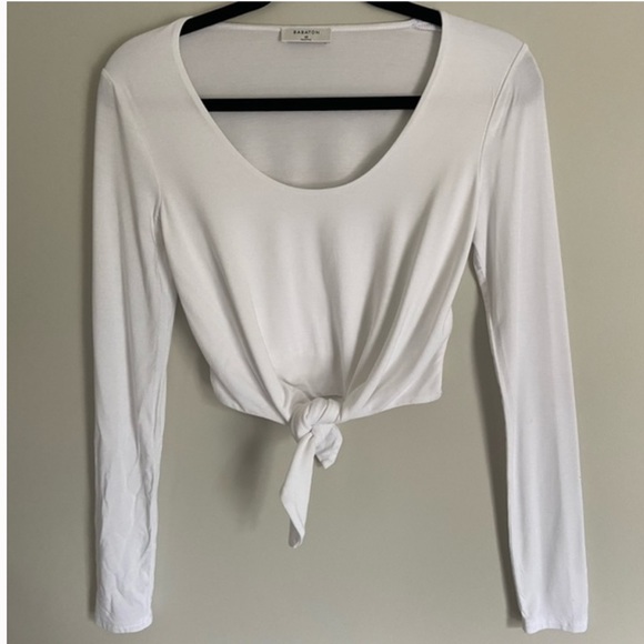 Aritzia Babaton Jeronimo Long-Sleeve Tie-Front Crop Top - Picture 5 of 6